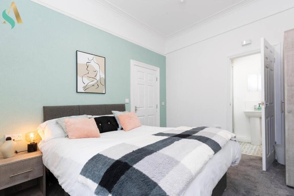 5 Double Bedrooms With Ensuites - Teesside House Tsac Редкар Екстериор снимка